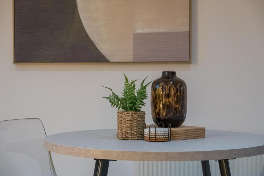 Central Belfast Apartments, Salisbury Bilik gambar